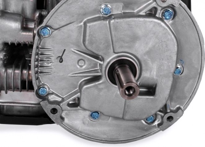 Бензиновый двигатель CHAMPION G120-2VK/1 вертикальный, для газонокосилок Бензиновый двигатель CHAMPION G120-2VK/1 вертикальный, для газонокосилок