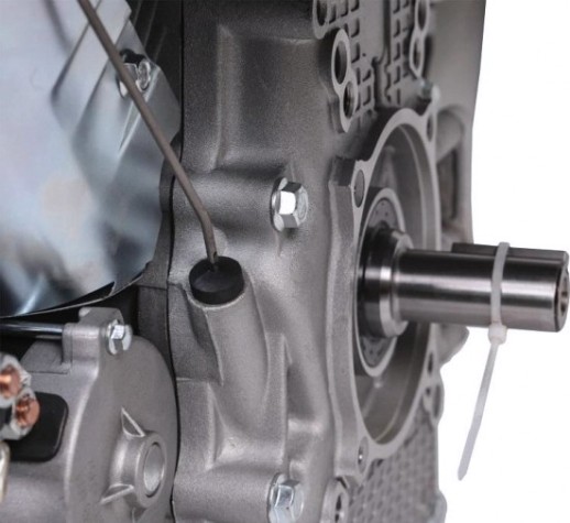 Бензиновый двигатель CHAMPION G680HKE (21лс/15,5квт 678см³ 25мм 48кг шпонка, эл.стартер,