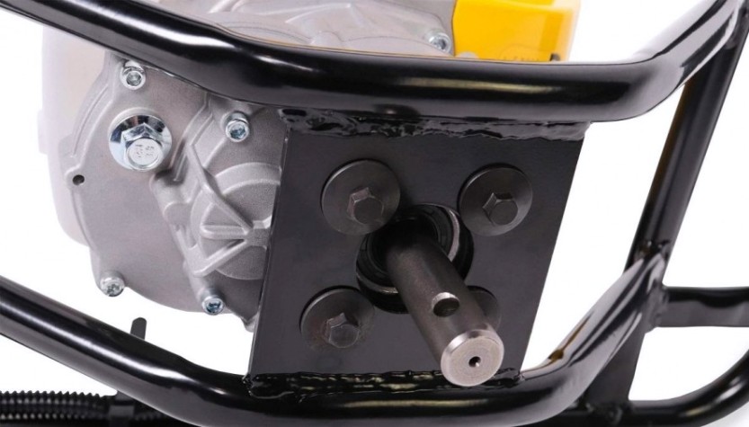 Бензобур CHAMPION AG152B Бензобур CHAMPION AG152B