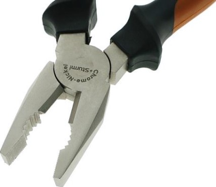 Плоскогубцы Sturm 1020-01-1-200 особо прочные губки, 2-х комп. рукоятки, 200мм Плоскогубцы Sturm 1020-01-1-200 особо прочные губки, 2-х комп. рукоятки, 200мм